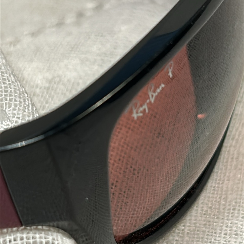 Ray-Ban Polarized sunglasses with case - Picture 7 of 14